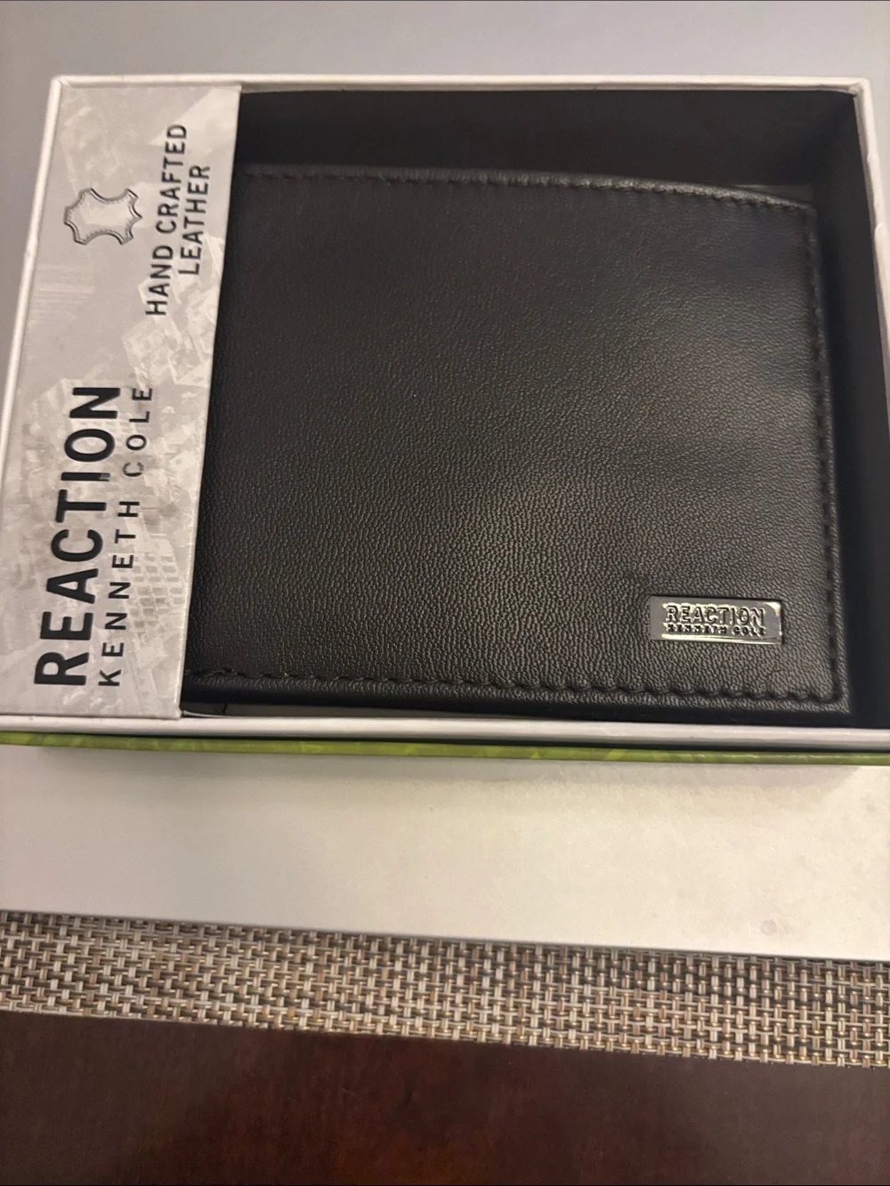Kenneth Cole Reaction Brown Leather Bi-Fold Card Wallet